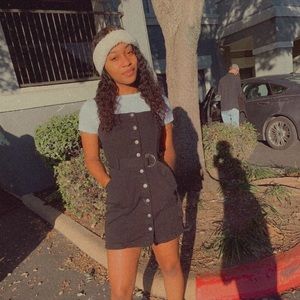 Meet your Posher, Halli